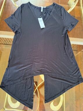 BCBGeneration Black V-Neck Short Sleeve Hi-Low Tunic